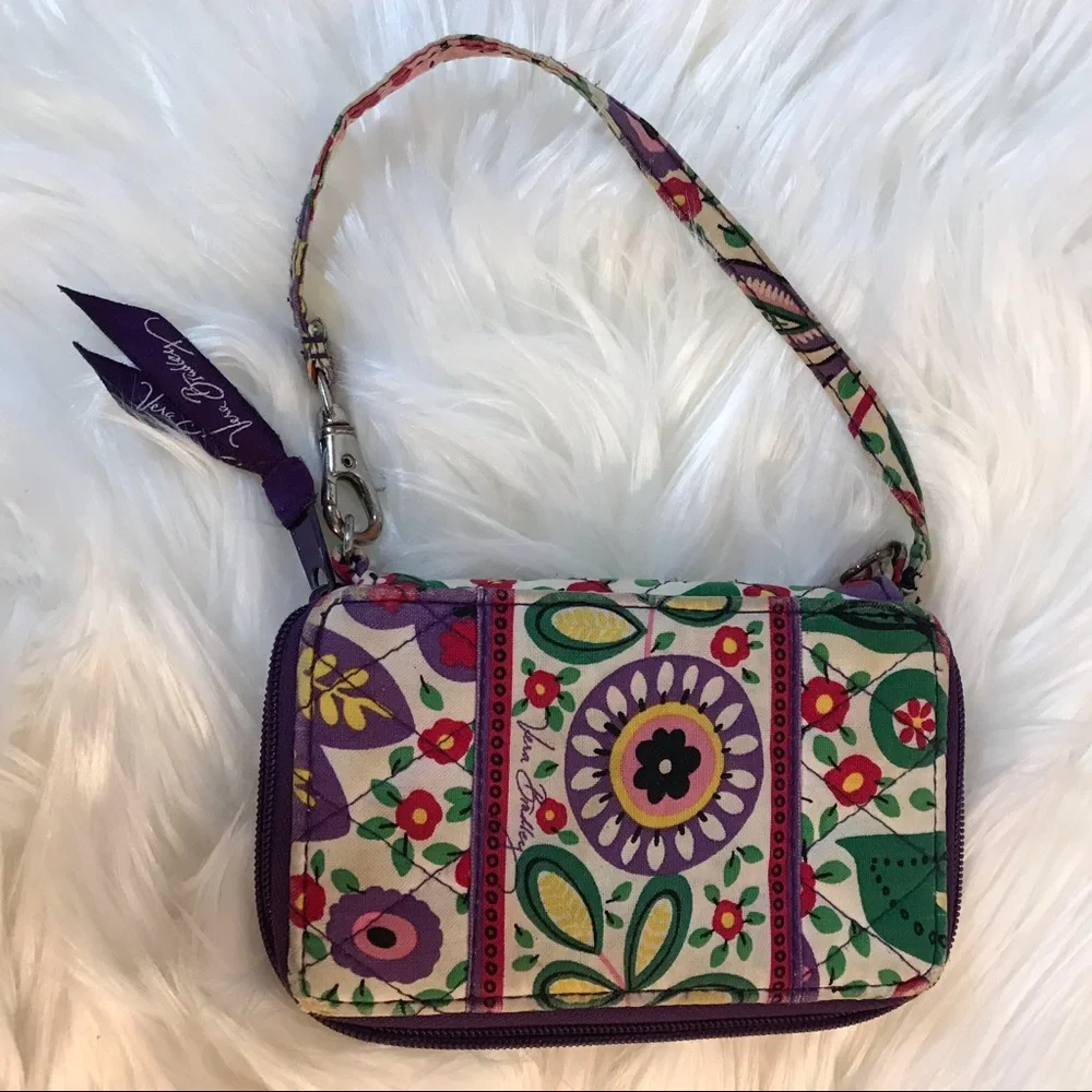 Vera Bradley wristlet phone wallet‎ floral pattern